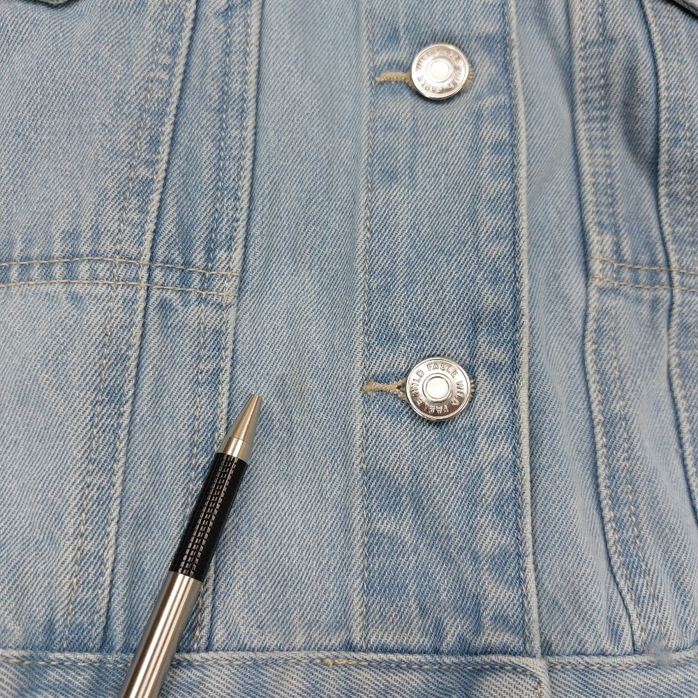 WILD FABLE WOMENS BLUE 2 TONE CROPPED BUTTON UP DENIM JACKET SIZE MEDIUM - Picture 4 of 9